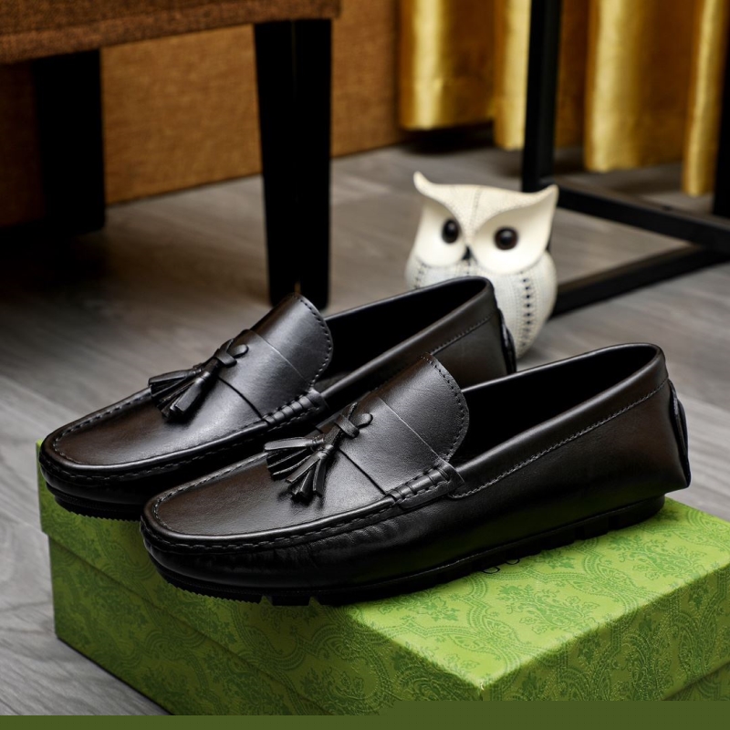G*u*i leather shoes